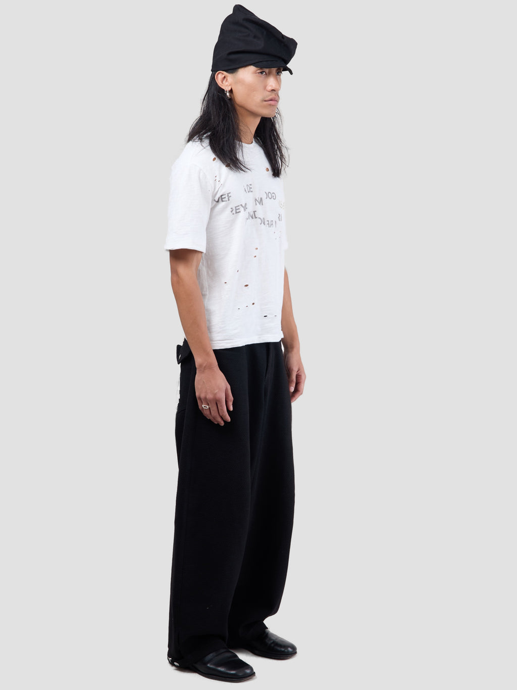 DISTRESSED LOGO TEE