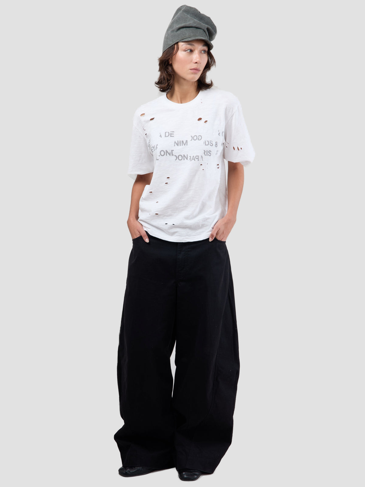 DISTRESSED LOGO TEE
