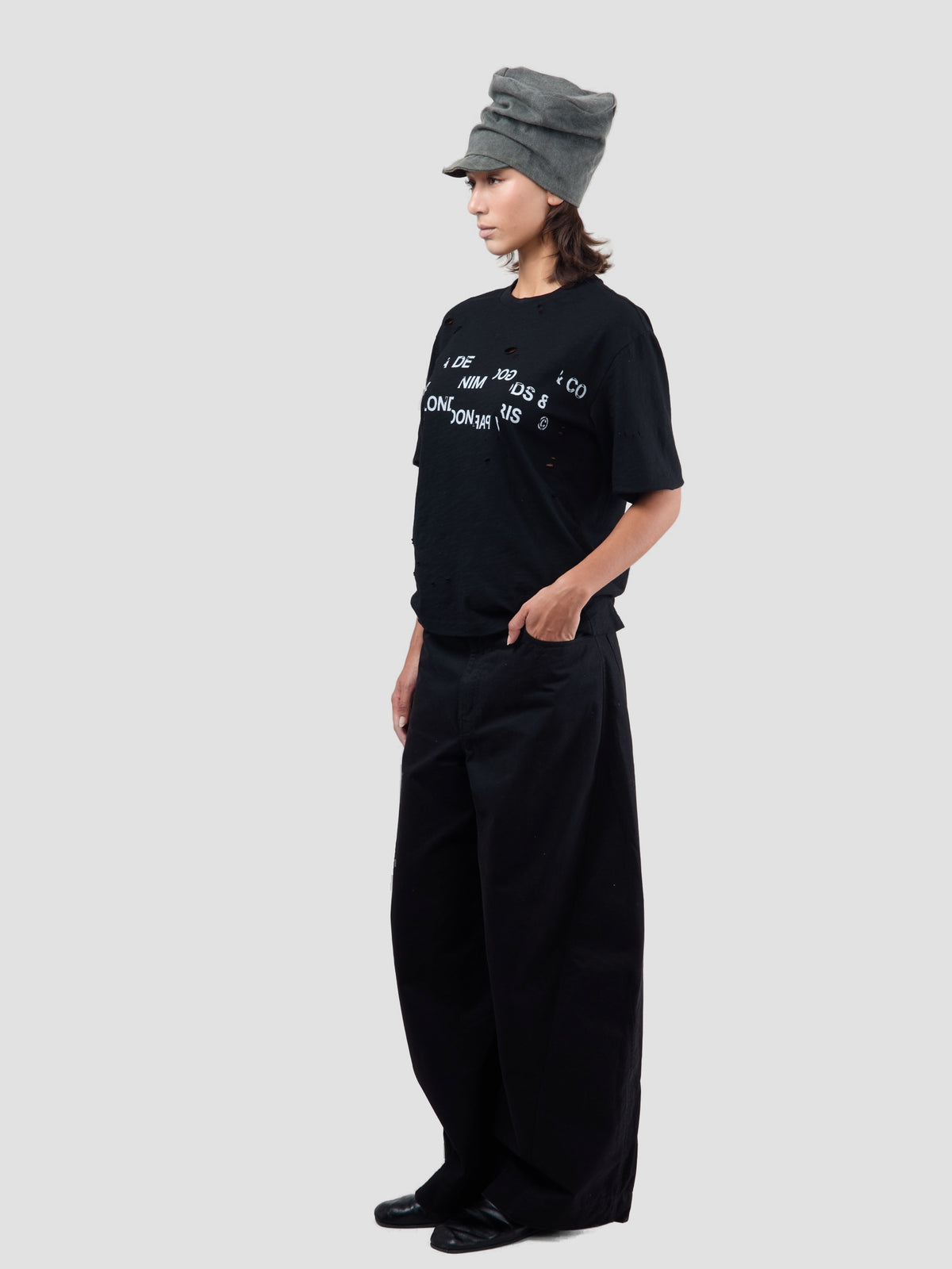 DISTRESSED LOGO TEE
