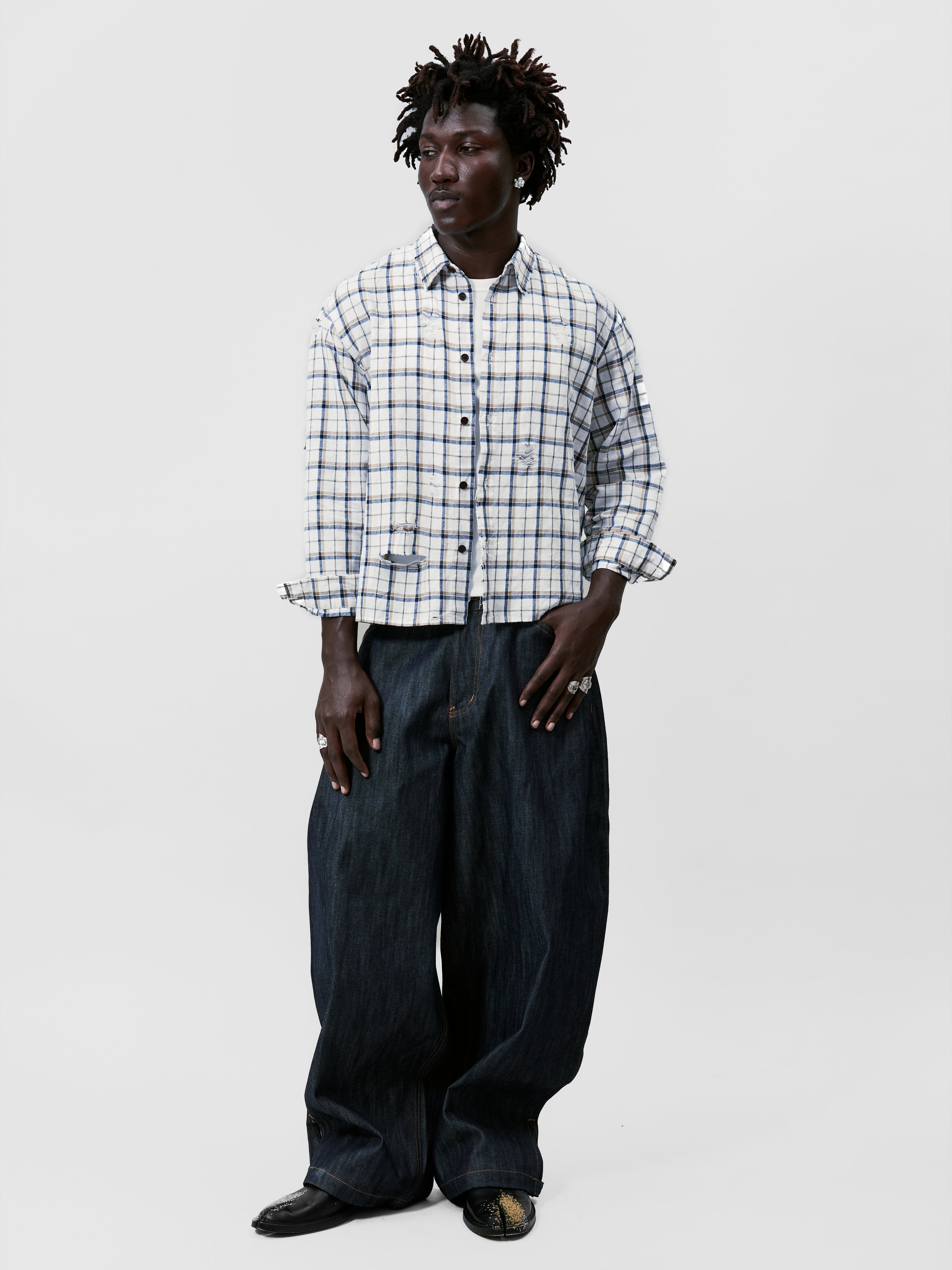 DISTRESSED PLAID SHIRT