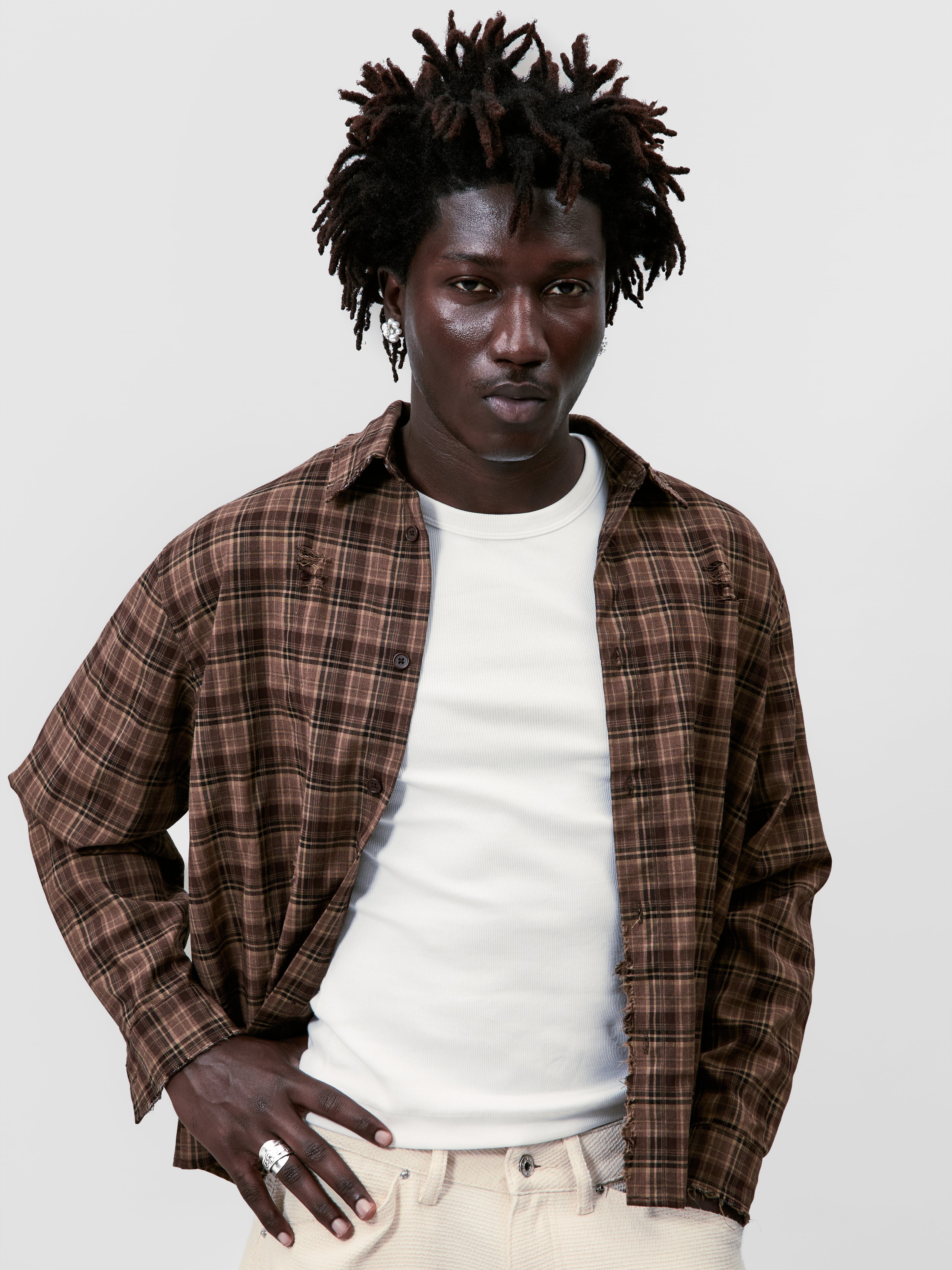 DISTRESSED PLAID SHIRT
