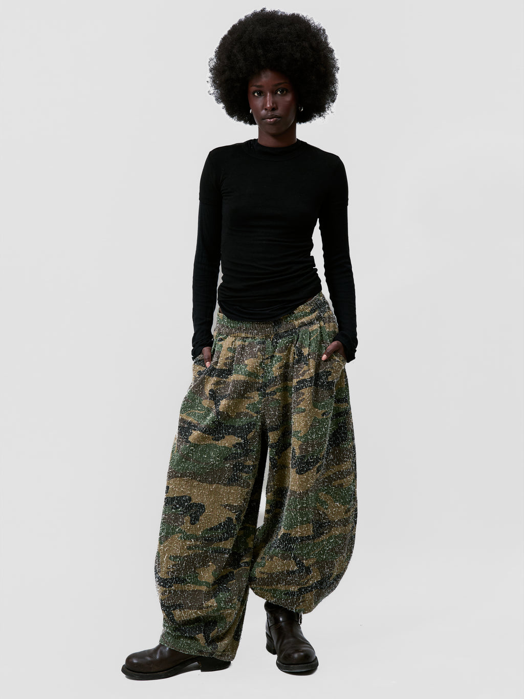 CAMO TEXTURED BALLOON PANTS