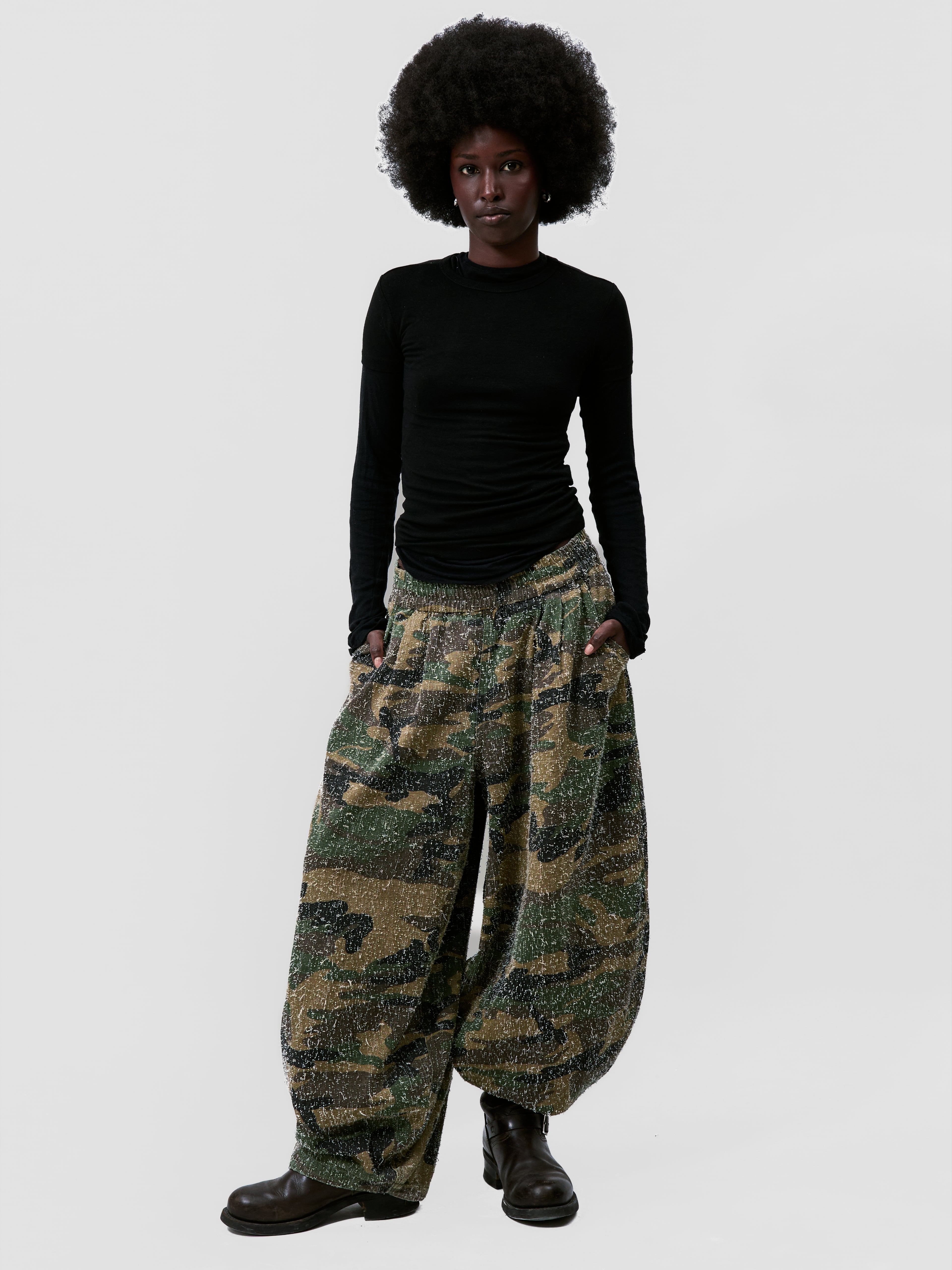 CAMO TEXTURED BALLOON PANTS