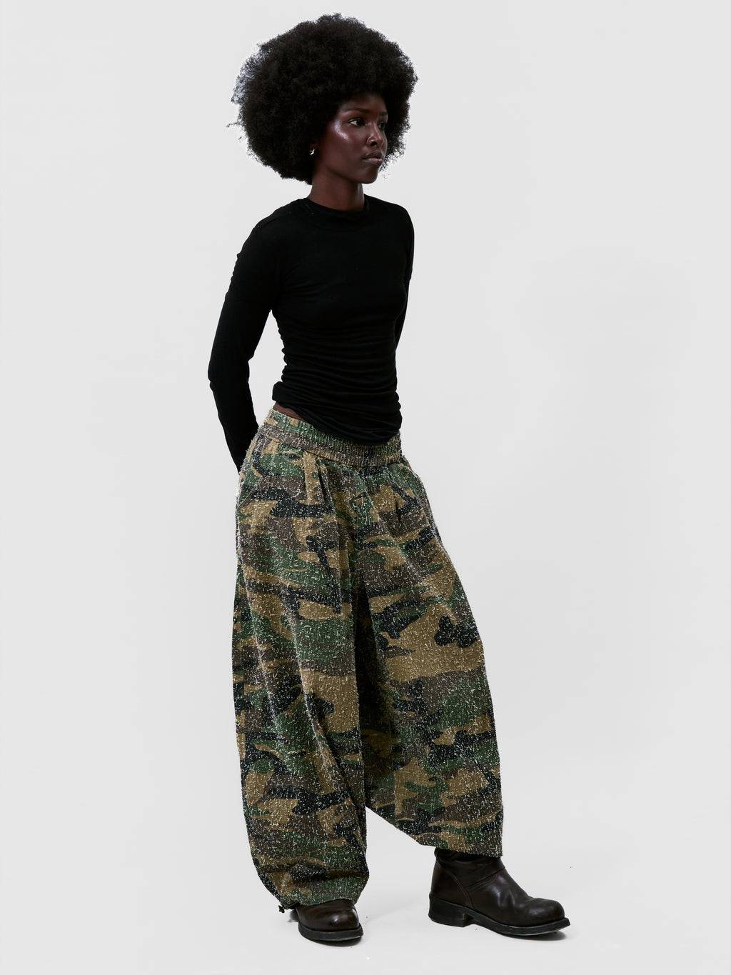 CAMO TEXTURED BALLOON PANTS