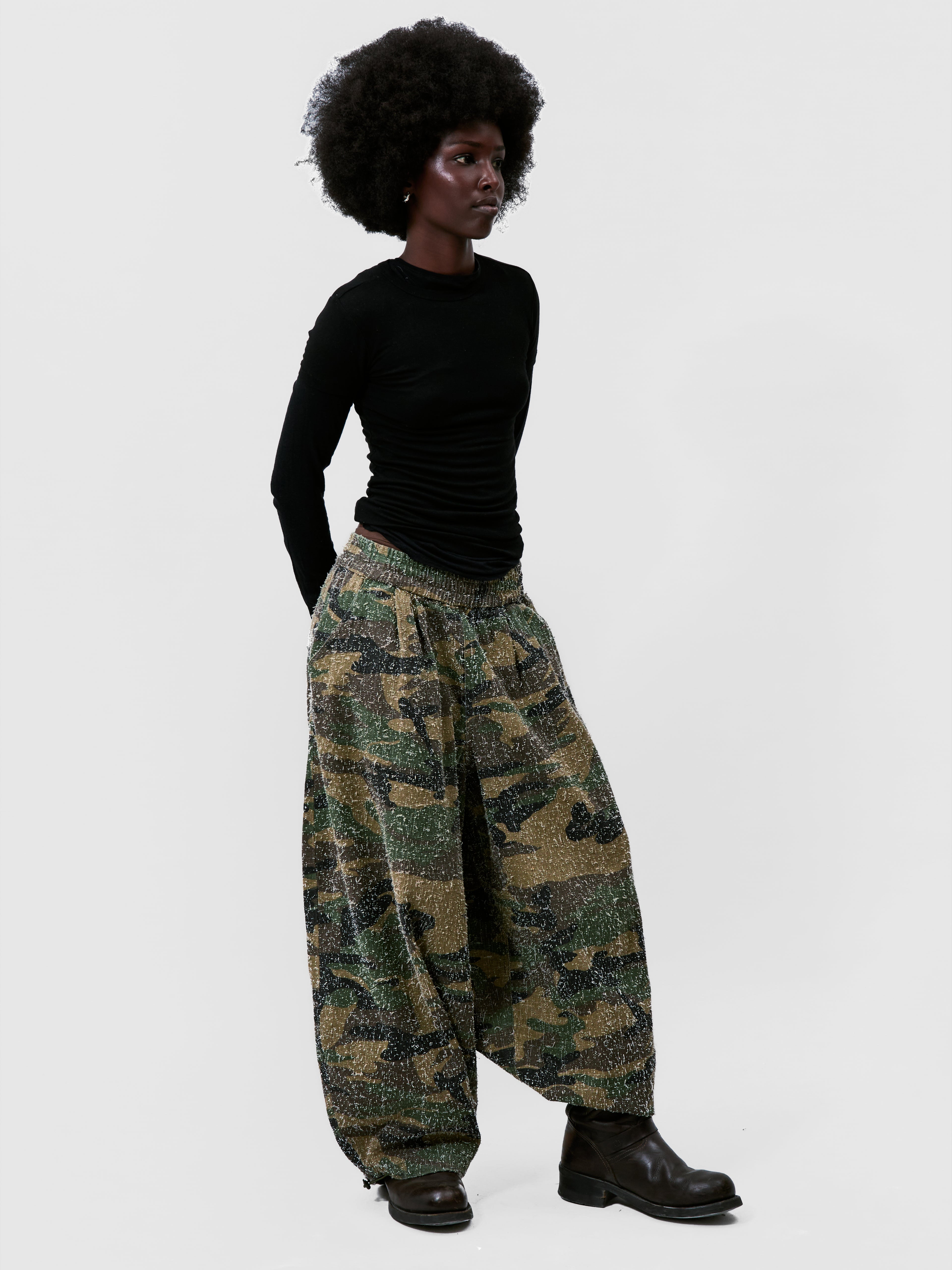 CAMO TEXTURED BALLOON PANTS